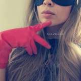 misslatexgloves from onlyfans